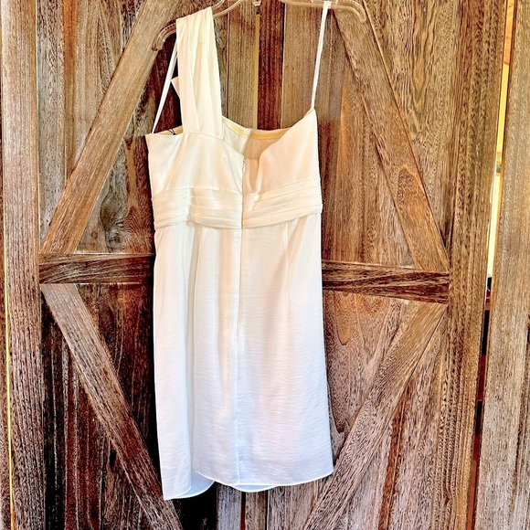 NEW BCBG Maxazria “Palais” white cocktail dress in white size 6 - Picture 2 of 3